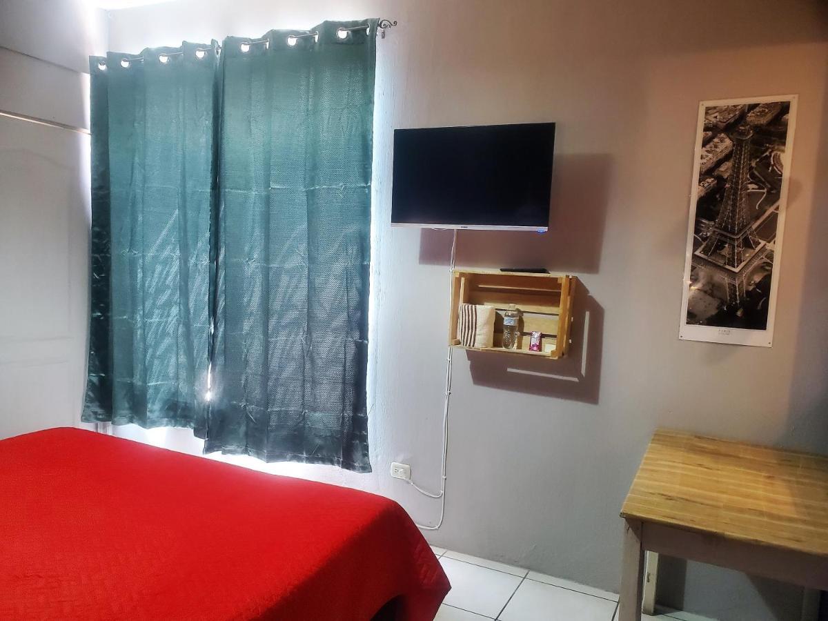 Hostal De Lucca Guatemala City Exterior photo