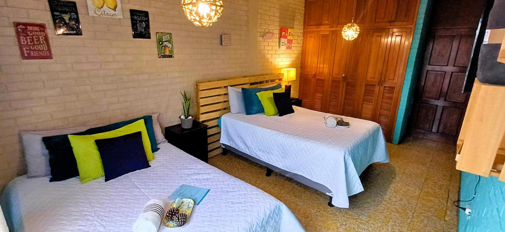 Hostal De Lucca Guatemala City Exterior photo