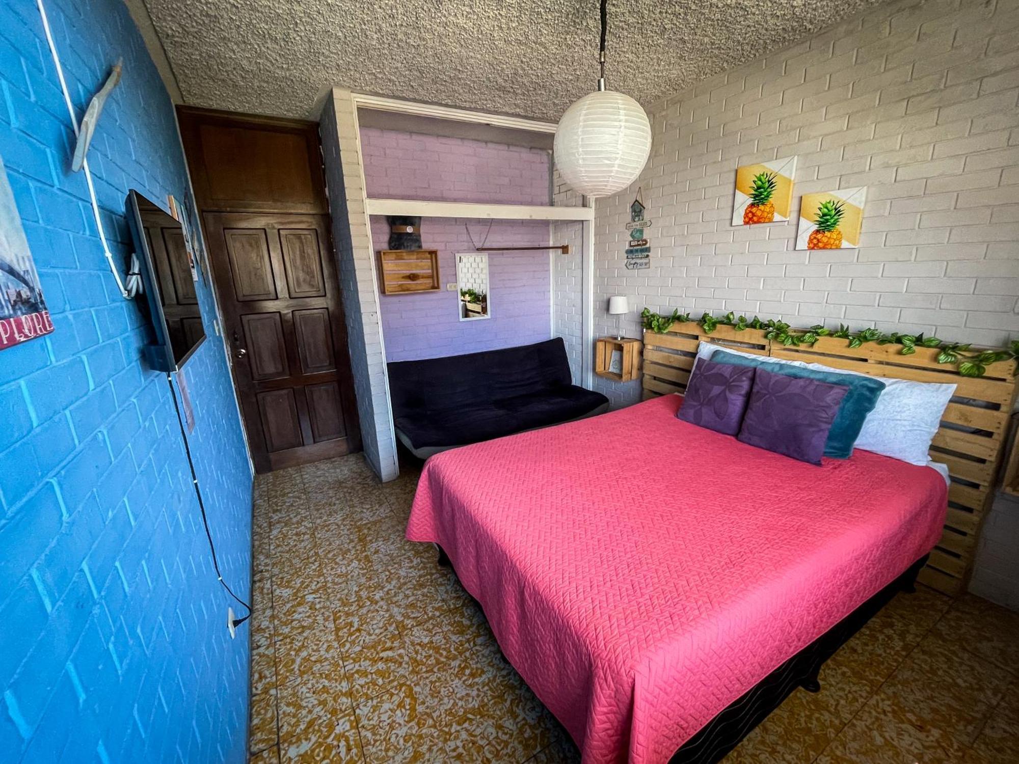 Hostal De Lucca Guatemala City Exterior photo